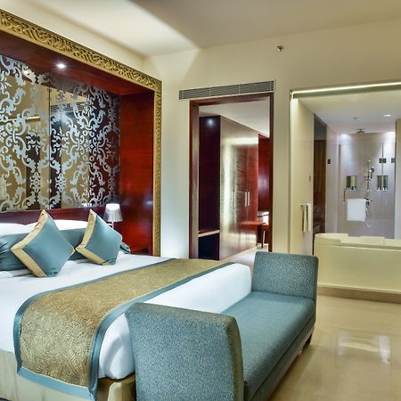 Crowne Plaza Ahmedabad City Centre By Ihg Eksteriør bilde