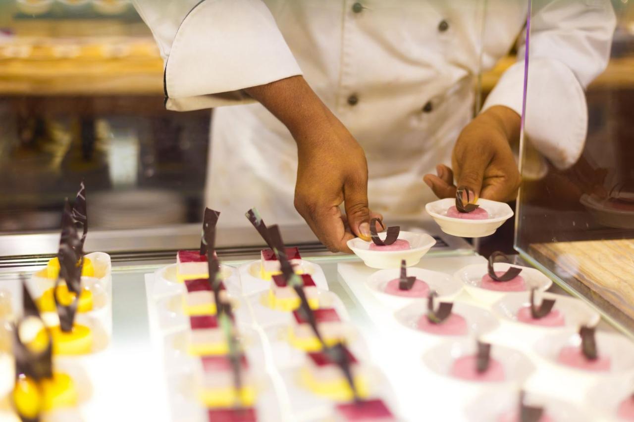 Crowne Plaza Ahmedabad City Centre By Ihg Eksteriør bilde
