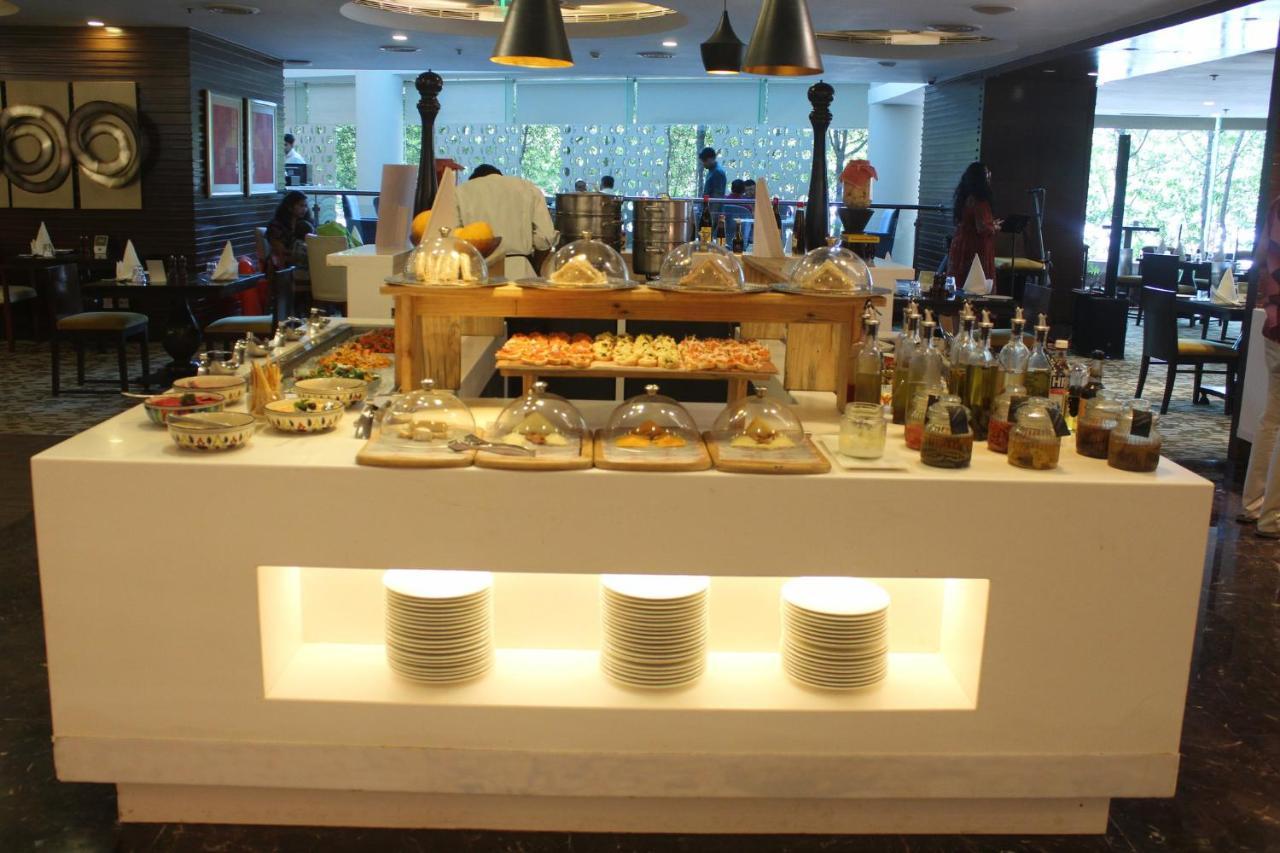 Crowne Plaza Ahmedabad City Centre By Ihg Eksteriør bilde