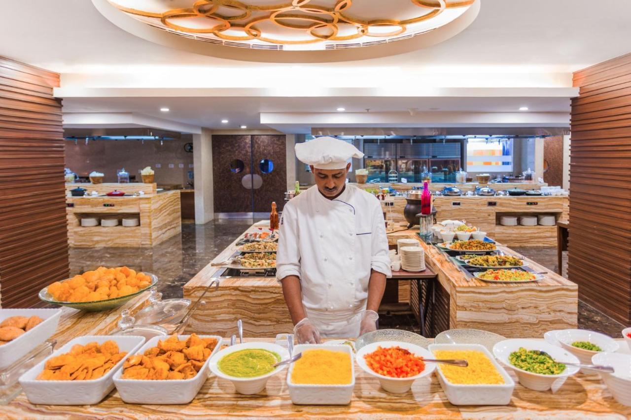 Crowne Plaza Ahmedabad City Centre By Ihg Eksteriør bilde
