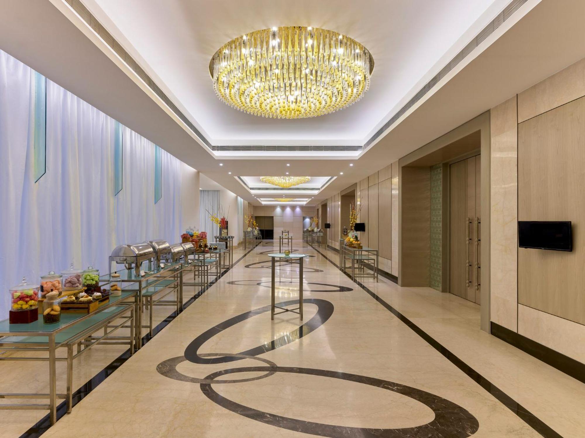 Crowne Plaza Ahmedabad City Centre By Ihg Eksteriør bilde
