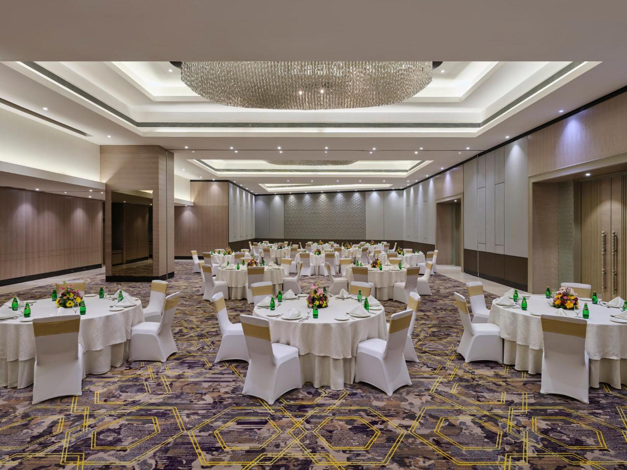 Crowne Plaza Ahmedabad City Centre By Ihg Eksteriør bilde