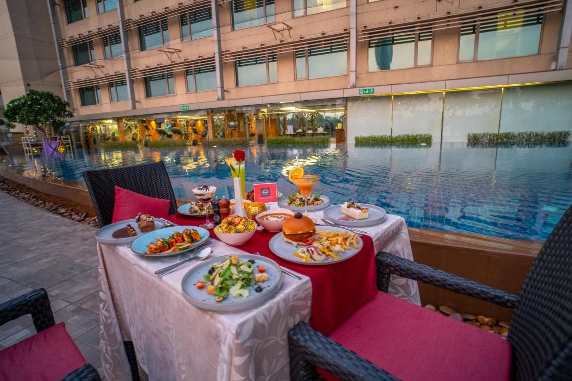 Crowne Plaza Ahmedabad City Centre By Ihg Eksteriør bilde